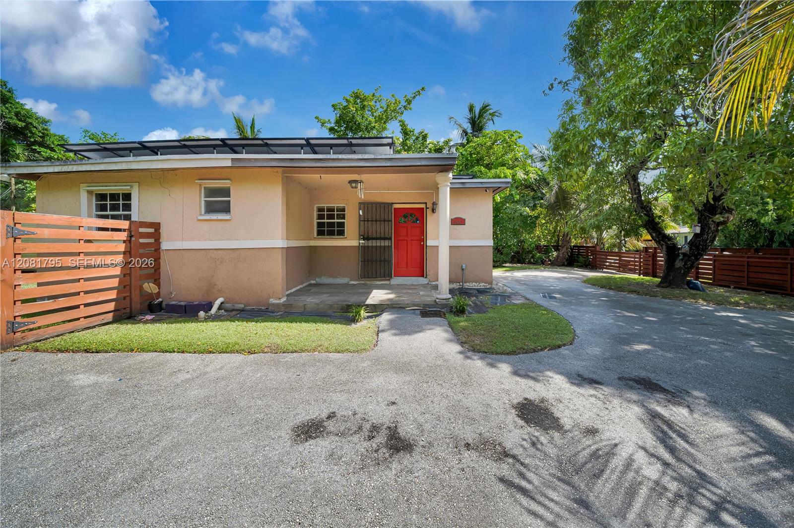 6401 SW 63rd Ct — Photo 4