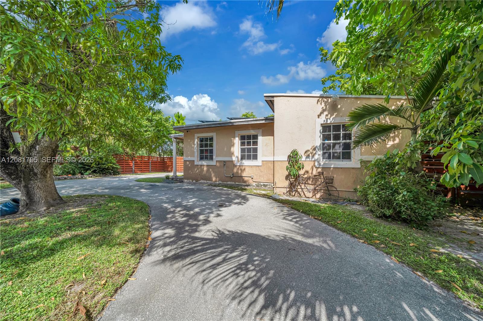 6401 SW 63rd Ct — Photo 5