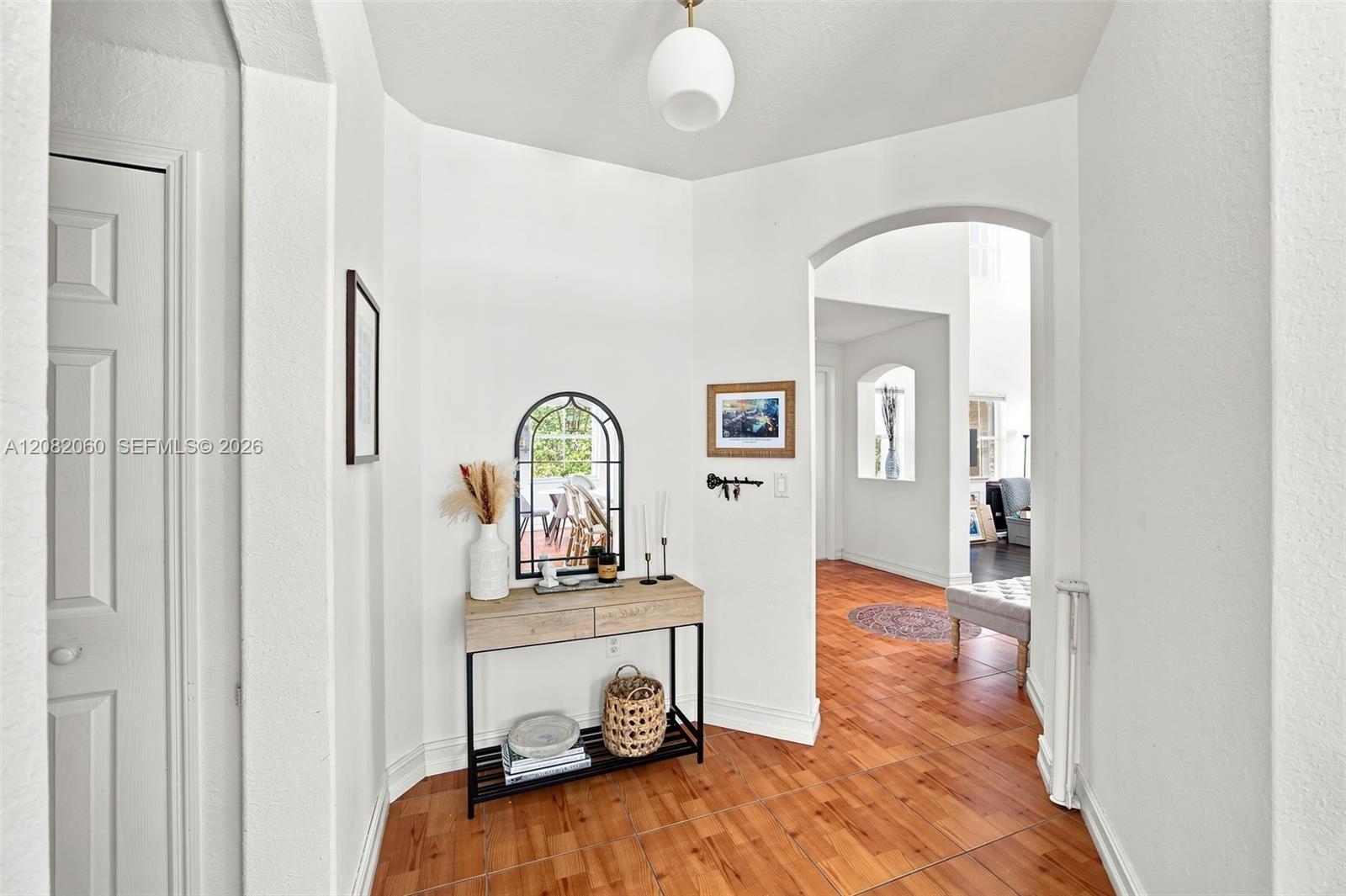 12151 SW 126th Ter — Photo 2