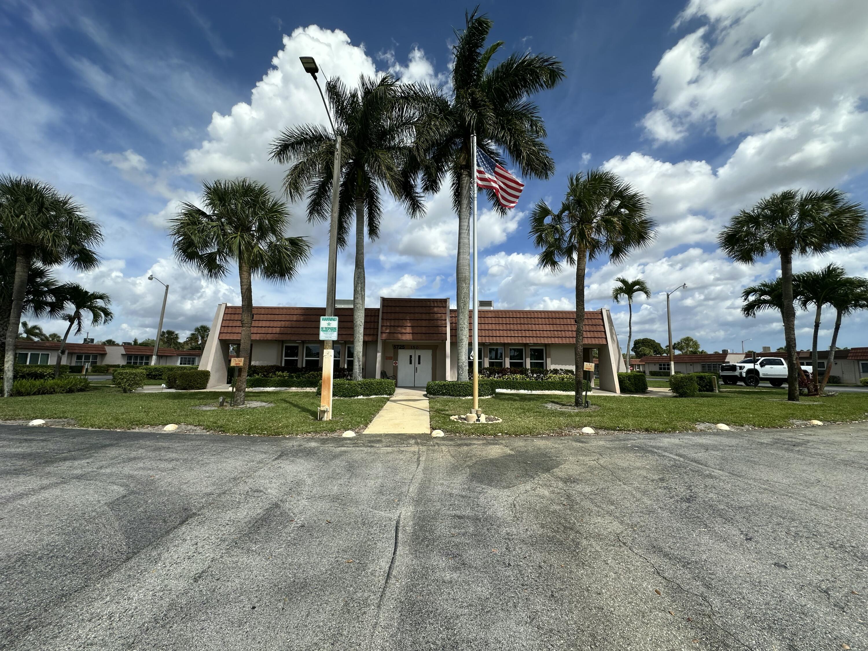 5725 FERNLEY Drive E # 47 — Photo 4