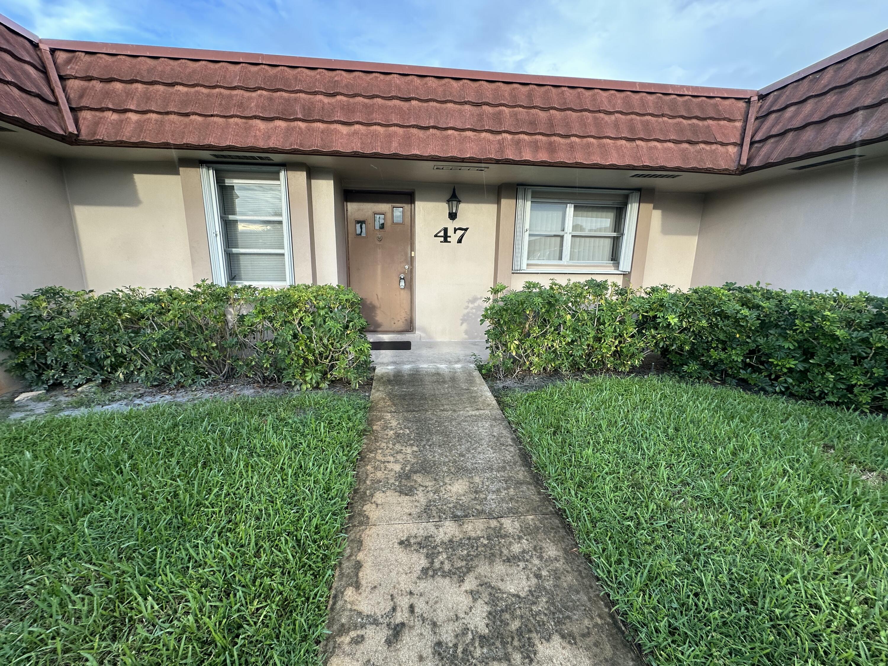 5725 FERNLEY Drive E # 47, West Palm Beach FL 33415
