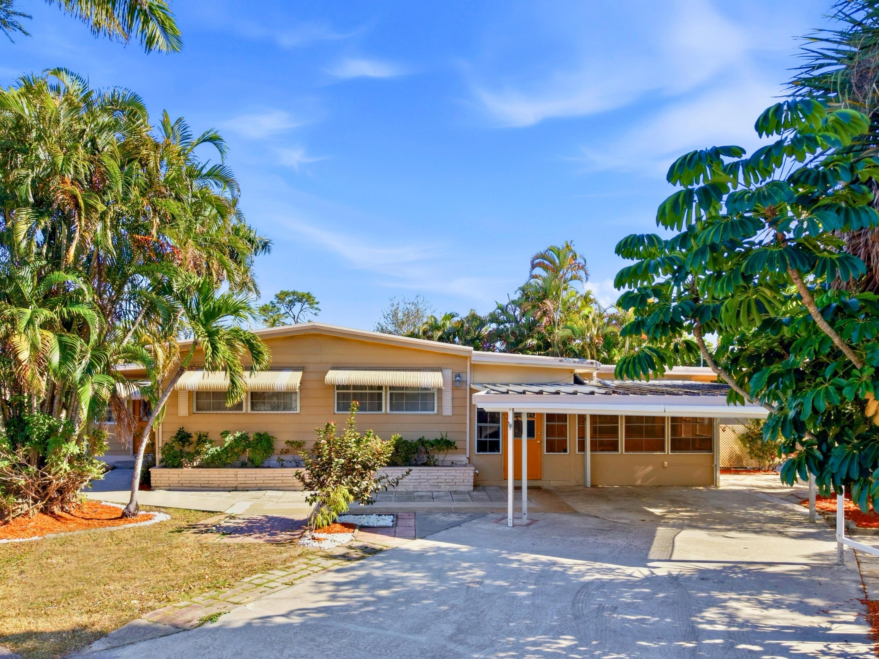 8903 Oak Street, Boynton Beach FL 33436