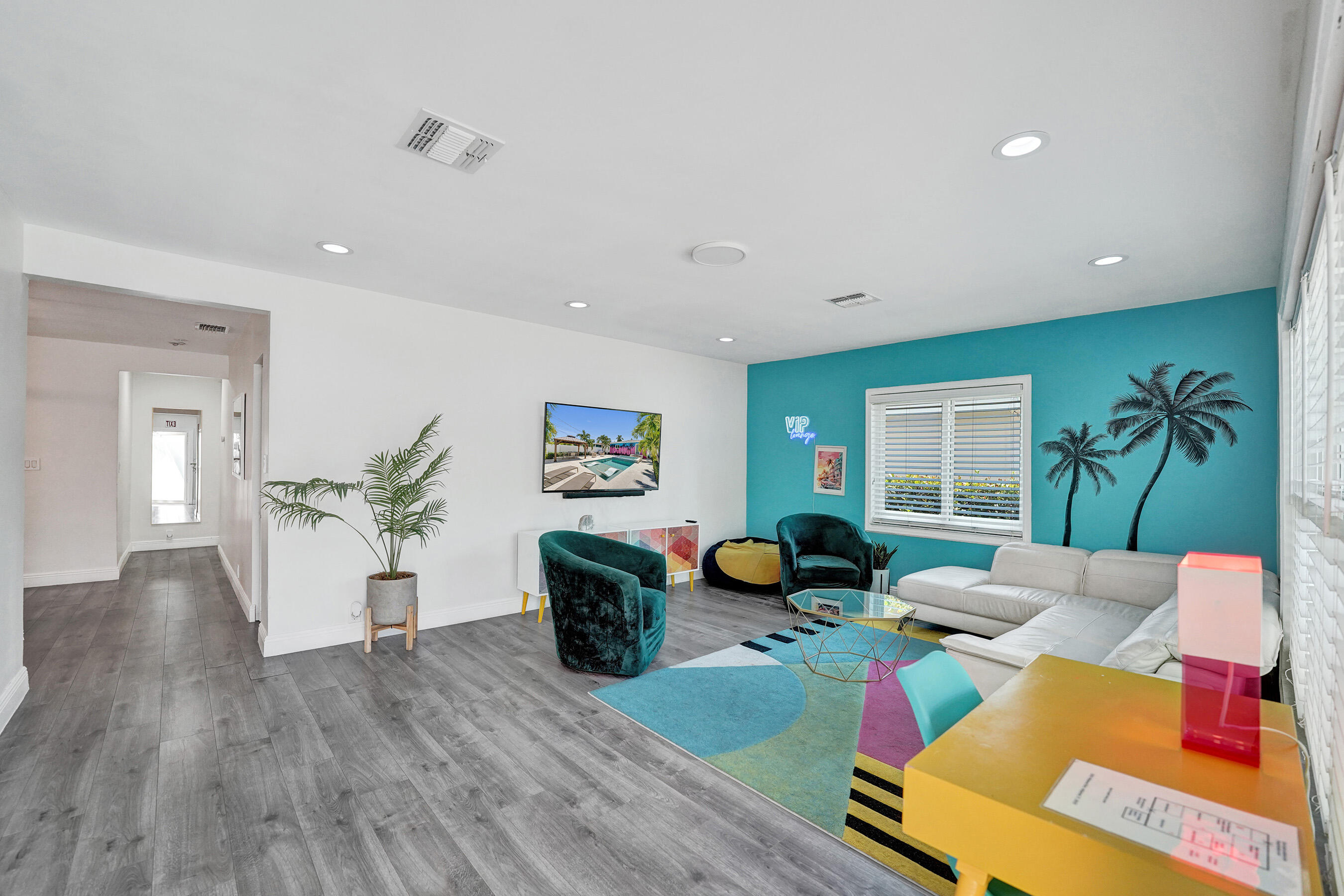 1535 HOLLYWOOD Boulevard — Photo 3