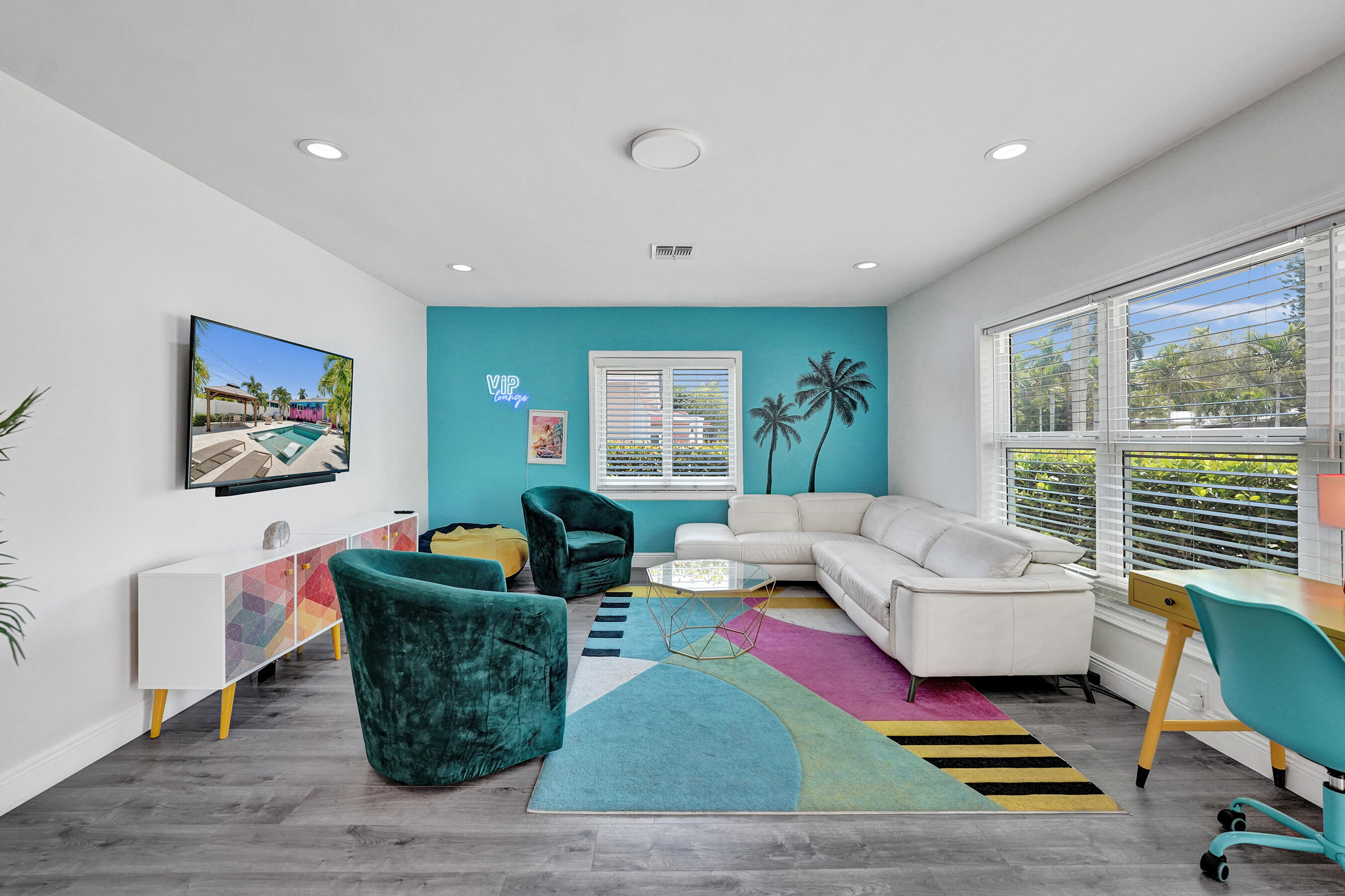 1535 HOLLYWOOD Boulevard — Photo 4