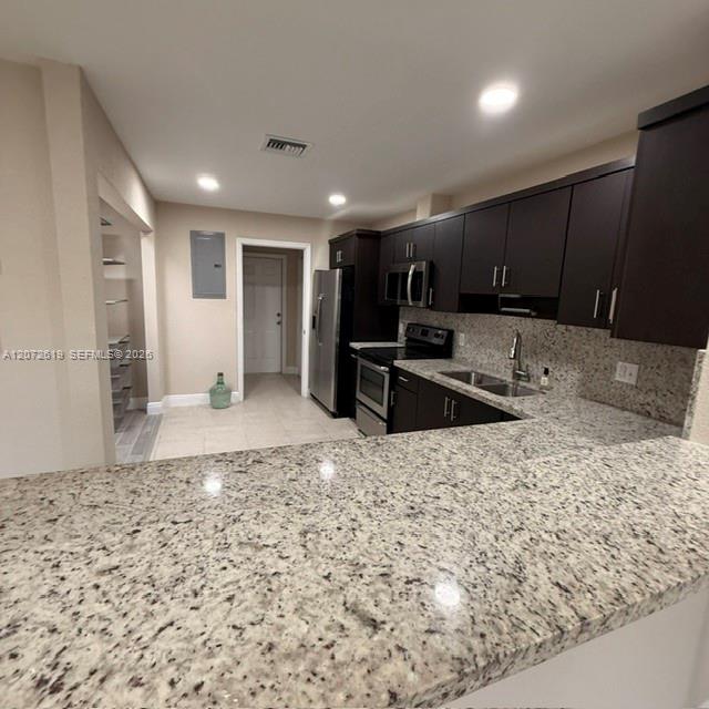 19229 E Lake Dr — Photo 4