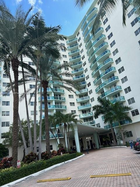 3801 S Ocean Dr # 2D — Photo 2