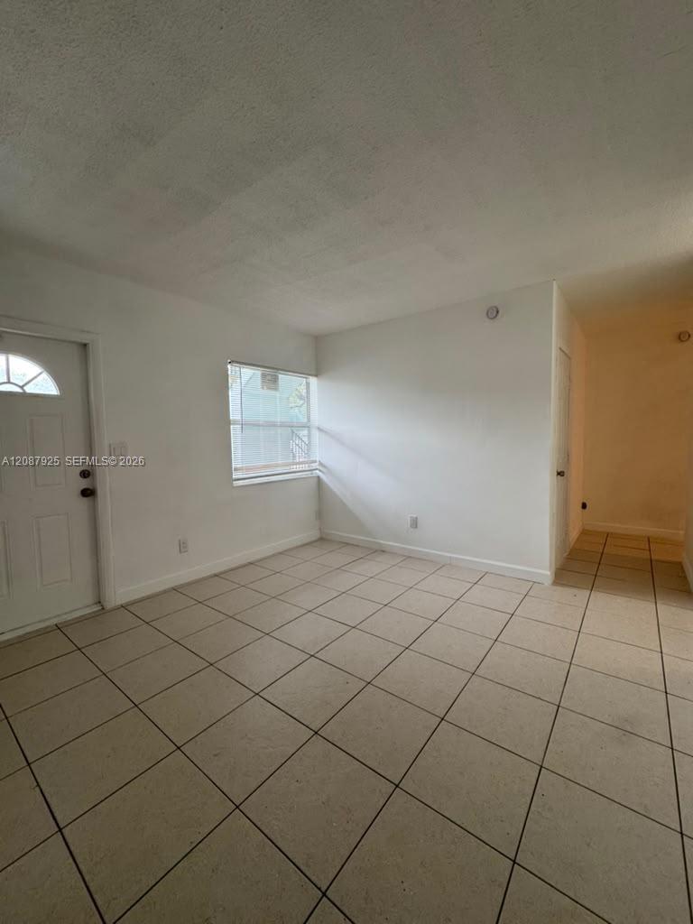 325 NW 15th St # 5, Pompano Beach FL 33060