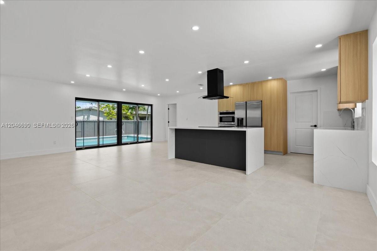 15920 SW 105th Ave — Photo 3