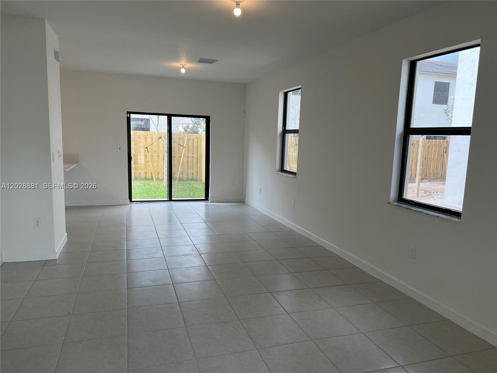23464 SW 129th Ave # 23464 — Photo 3