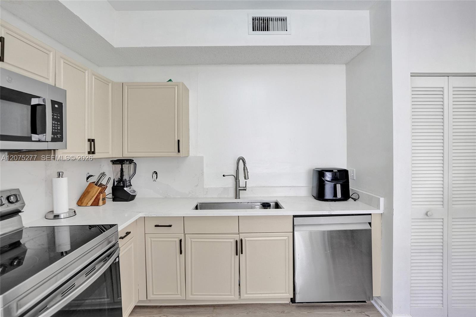 7525 NW 61st Ter # 3101 — Photo 4