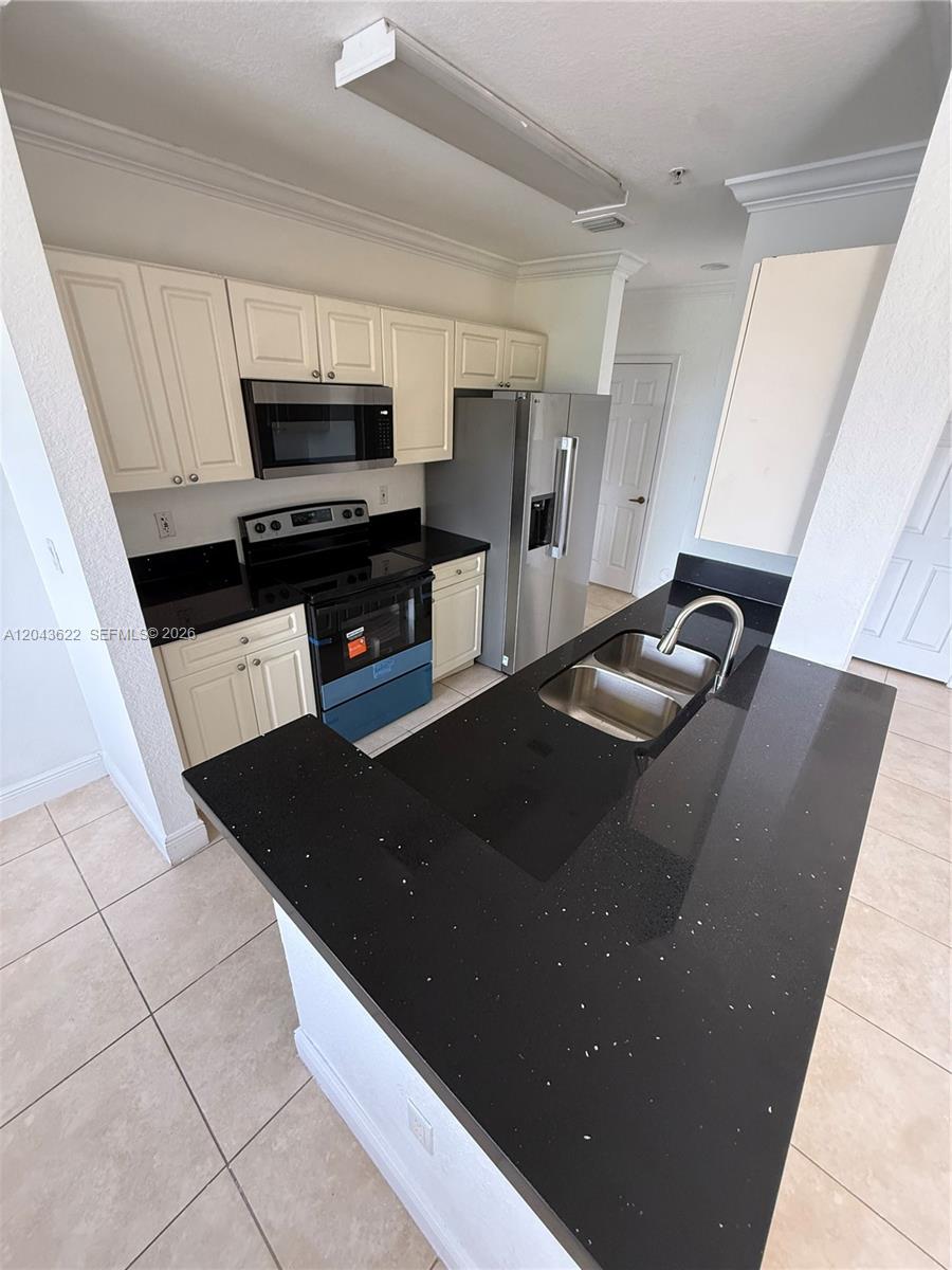 21100 SW 87th Ave # 304, Cutler Bay FL 33189