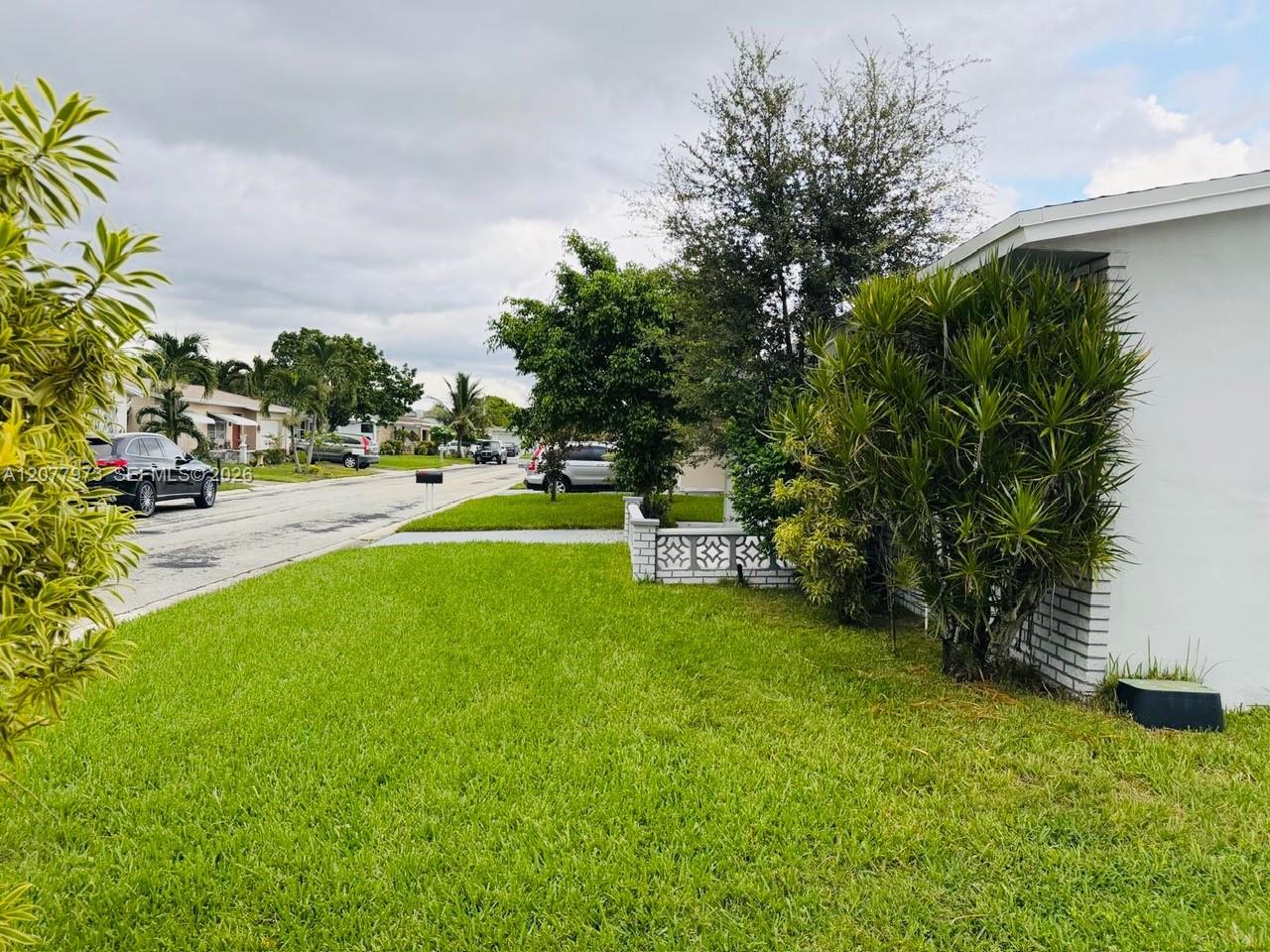 720 NW 74th Way — Photo 4