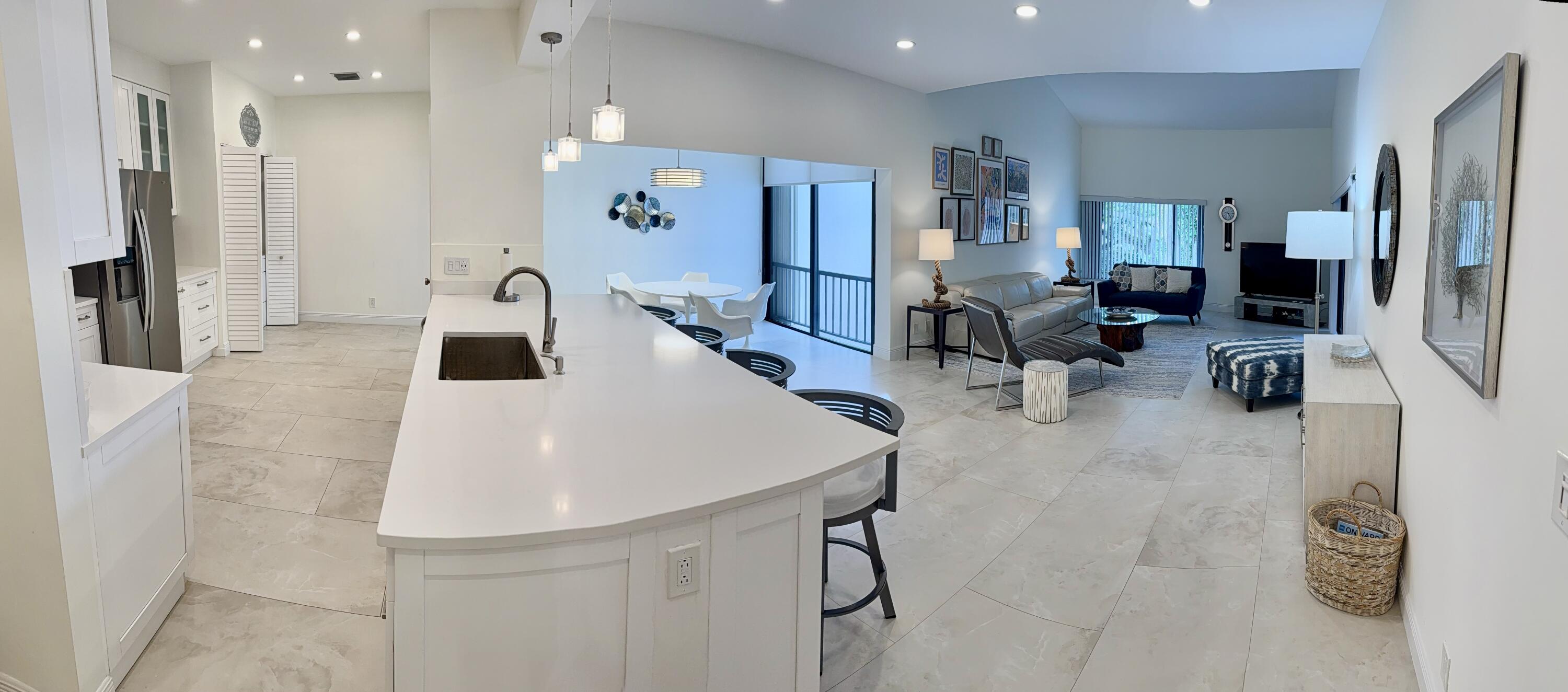 1640 Twelve Oaks Way # 305 — Photo 2