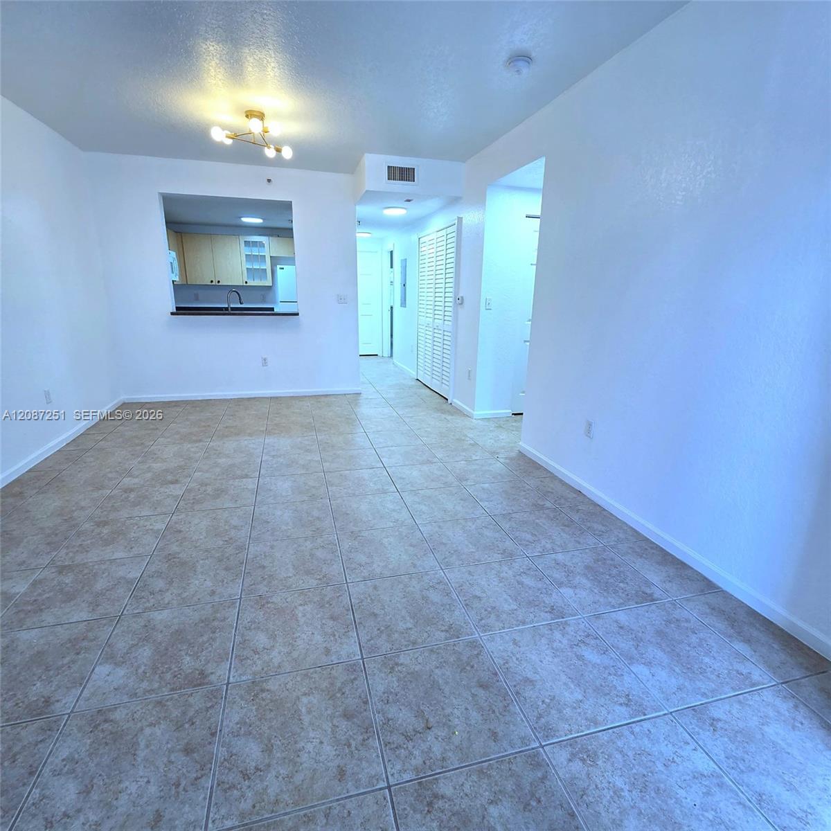 2901 Riverside Dr # 203 — Photo 4