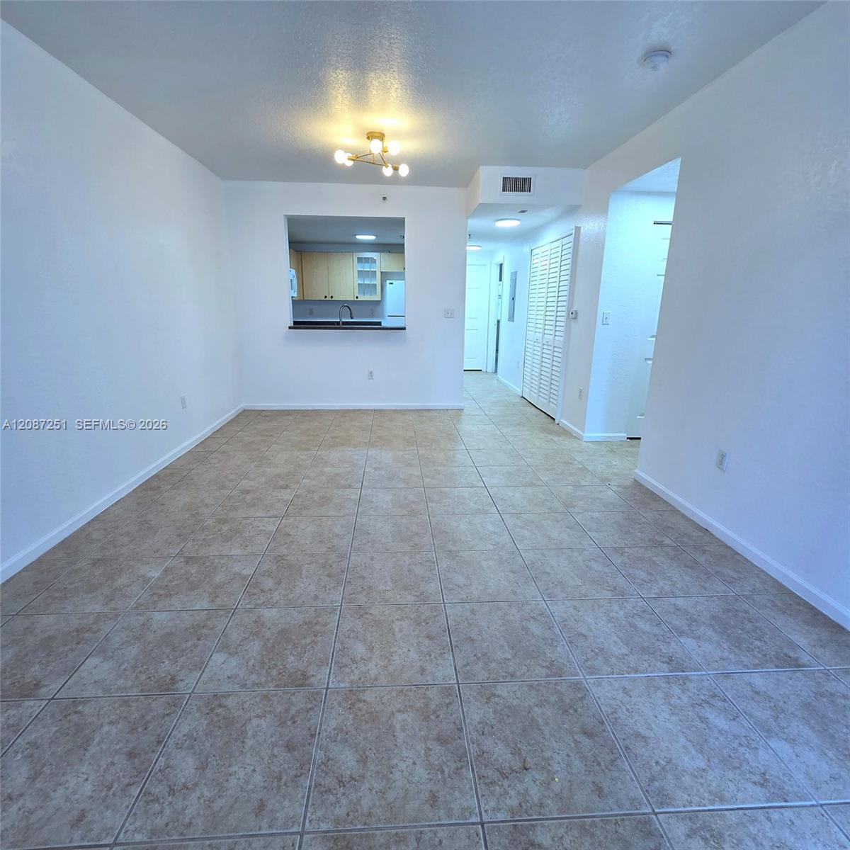2901 Riverside Dr # 203 — Photo 5