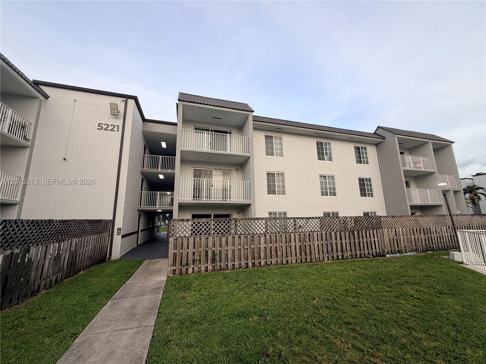 5221 Geneva Way # 201 — Photo 3