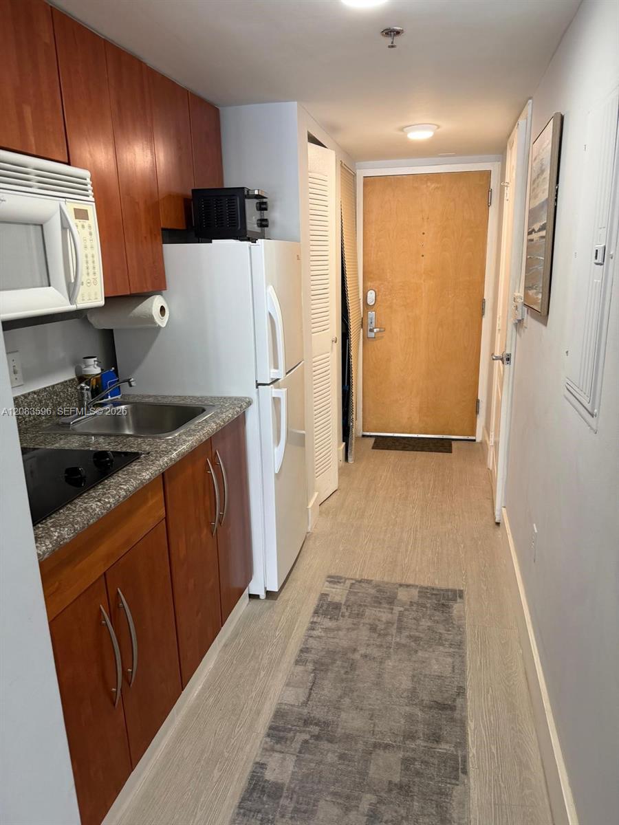 1200 Brickell Bay Dr # 1610 — Photo 2