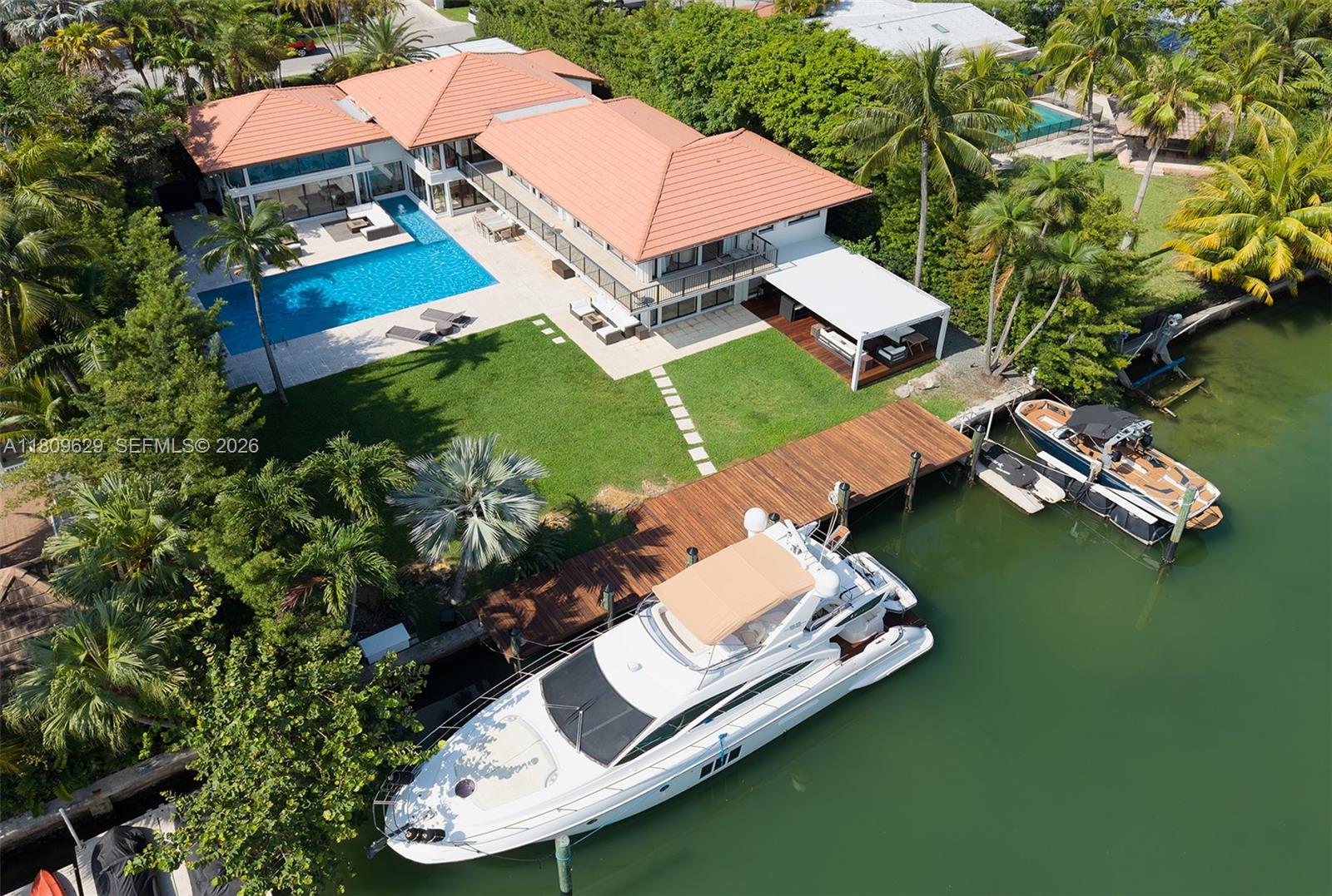 201 Knollwood Dr, Key Biscayne FL 33149