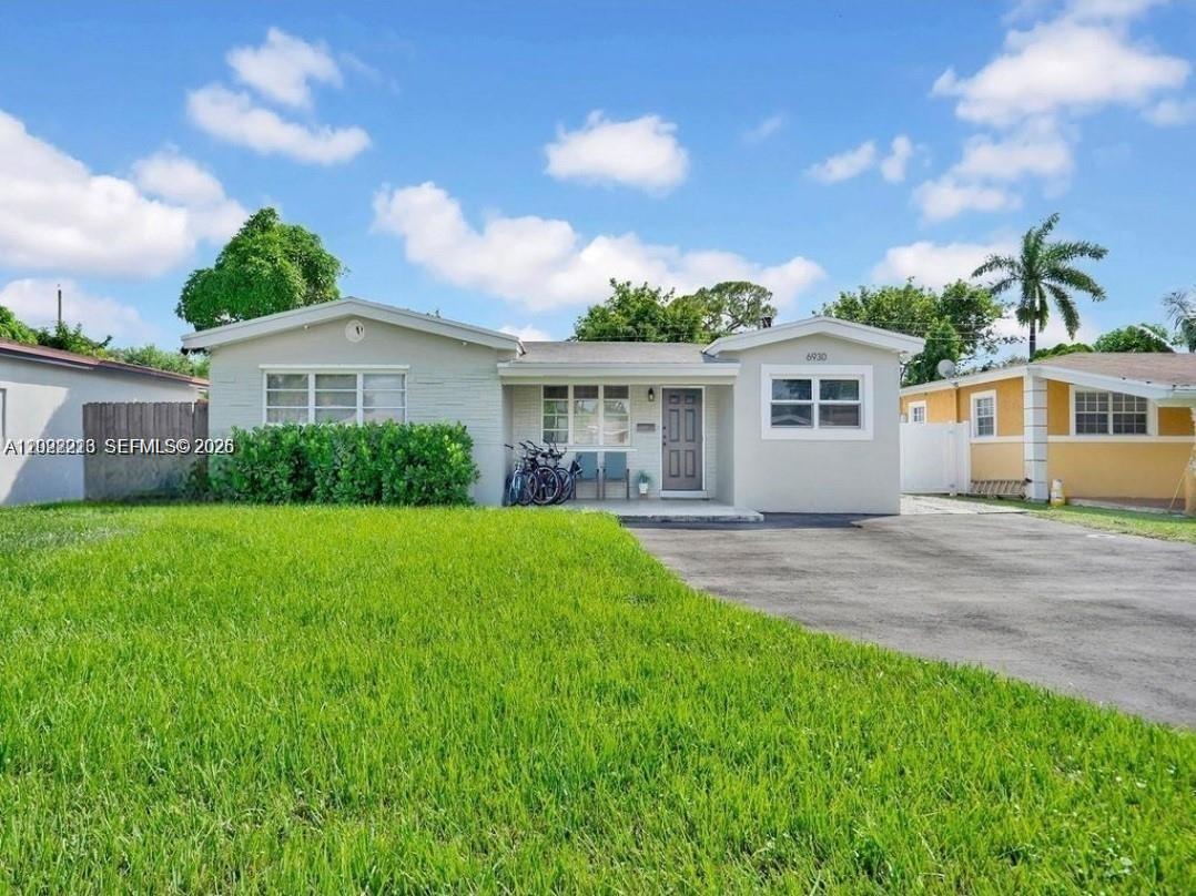 6930 SW 12th St, Pembroke Pines FL 33023