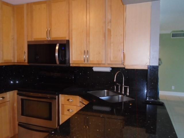 1800 N Andrews Avenue # 4b — Photo 4