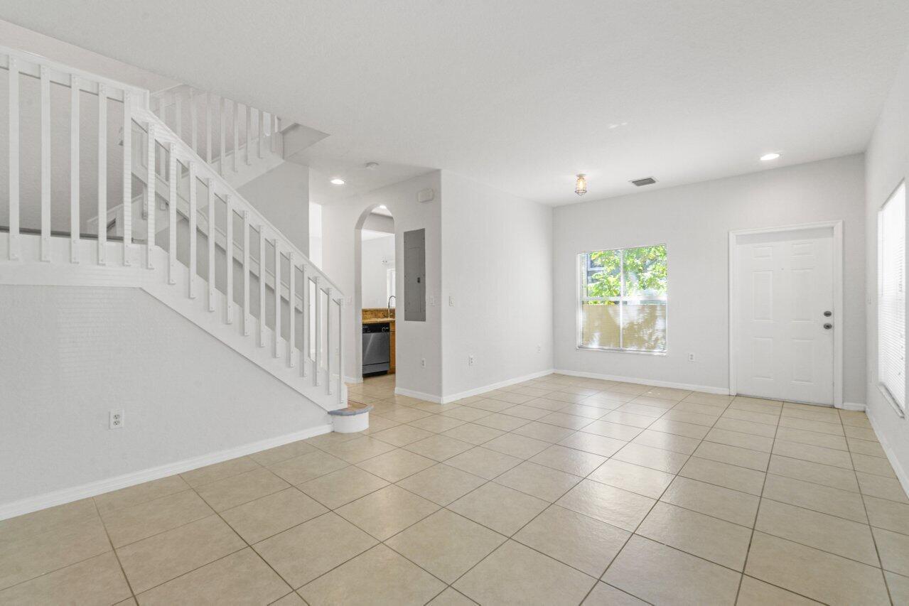 406 Lake Monterey Circle — Photo 5