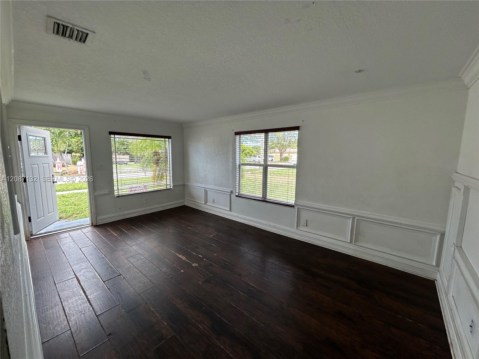 280 SW 8th St — Photo 4