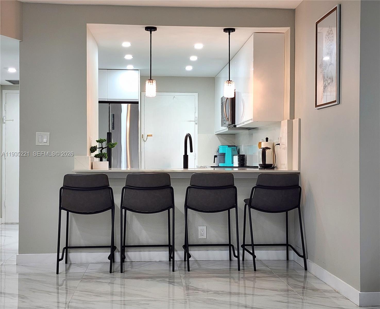 3725 S Ocean Dr # 425 — Photo 4