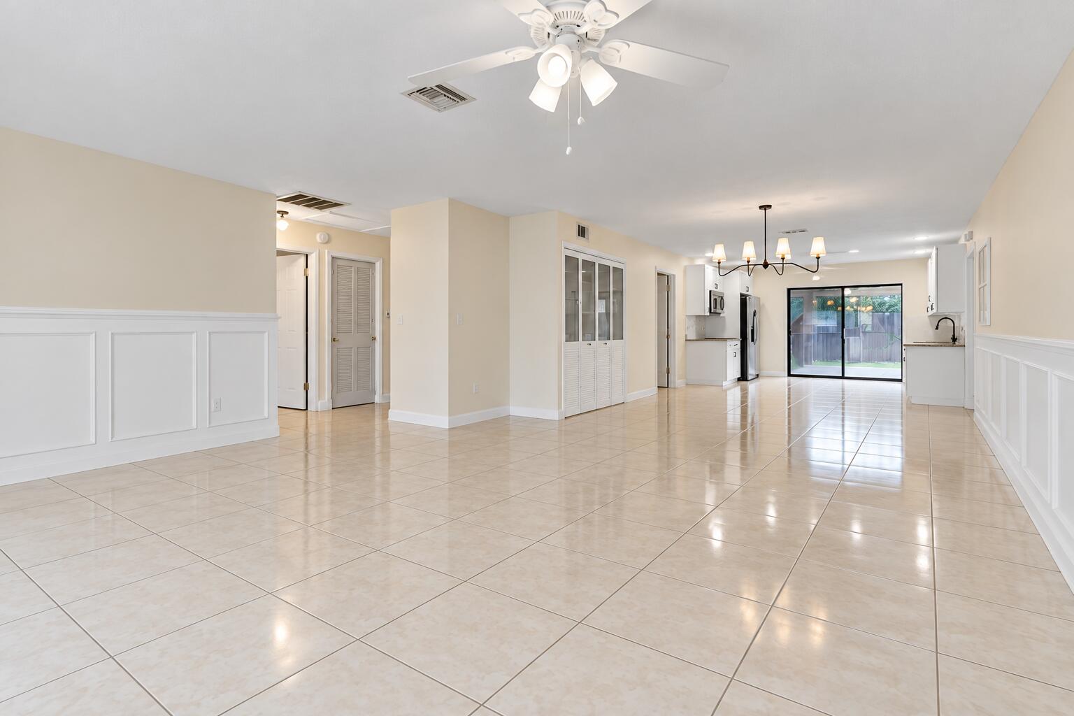 4732 Carthage Circle S — Photo 2