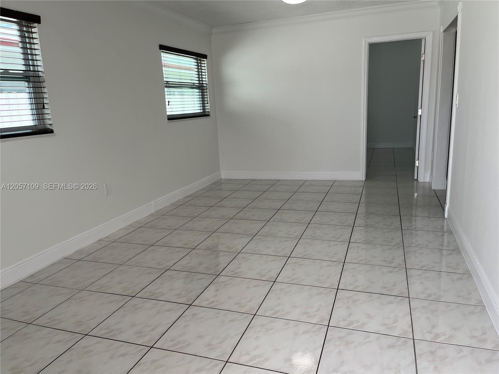 10571 SW 27th St — Photo 4