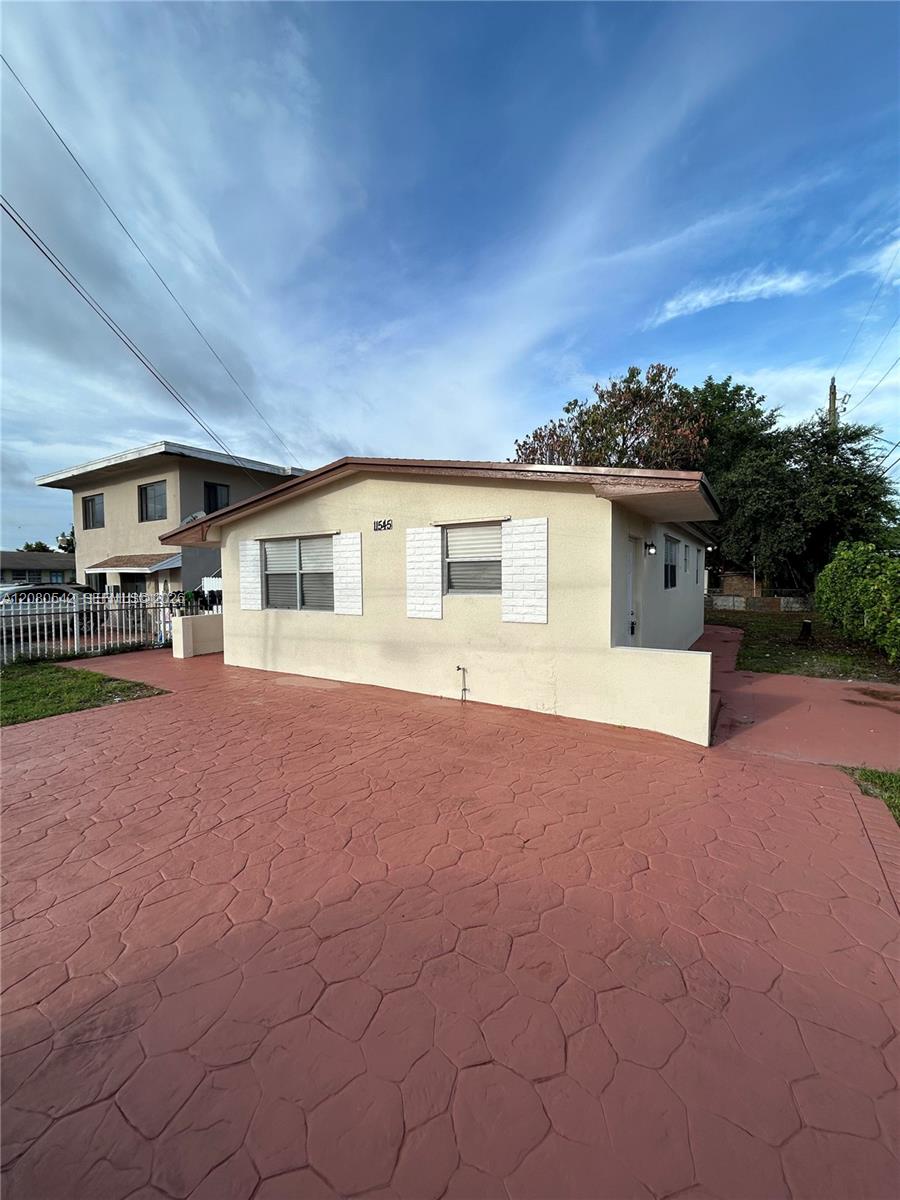 11545 NW 17th Ave, Miami FL 33167