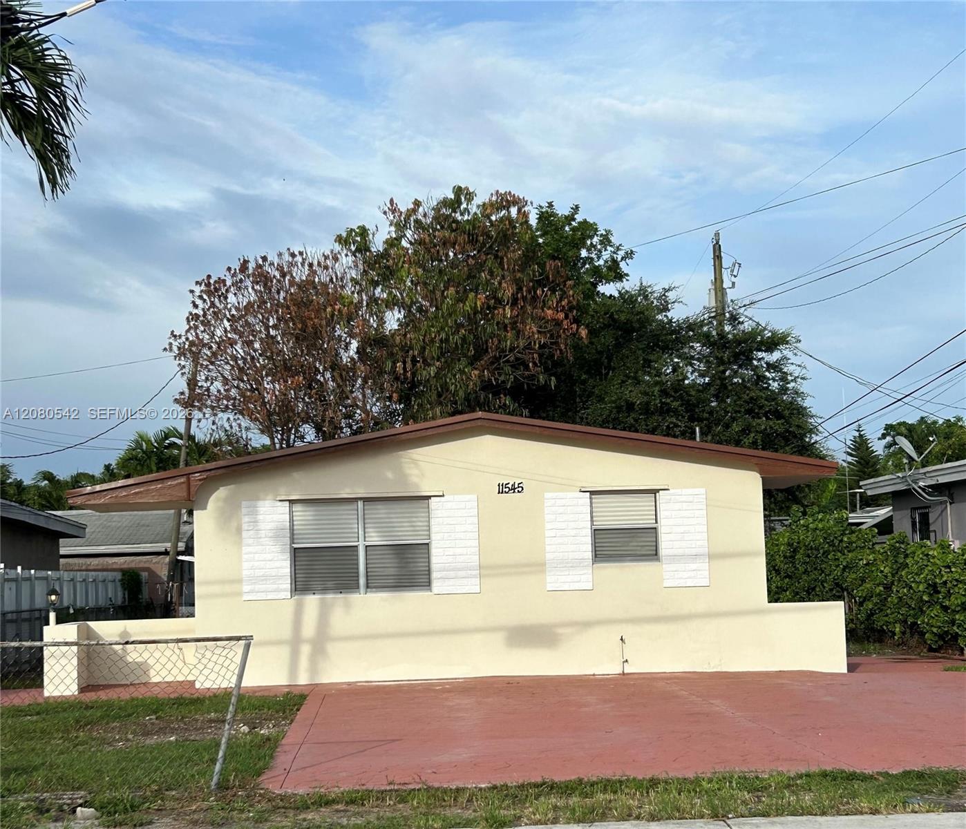 11545 NW 17th Ave — Photo 2