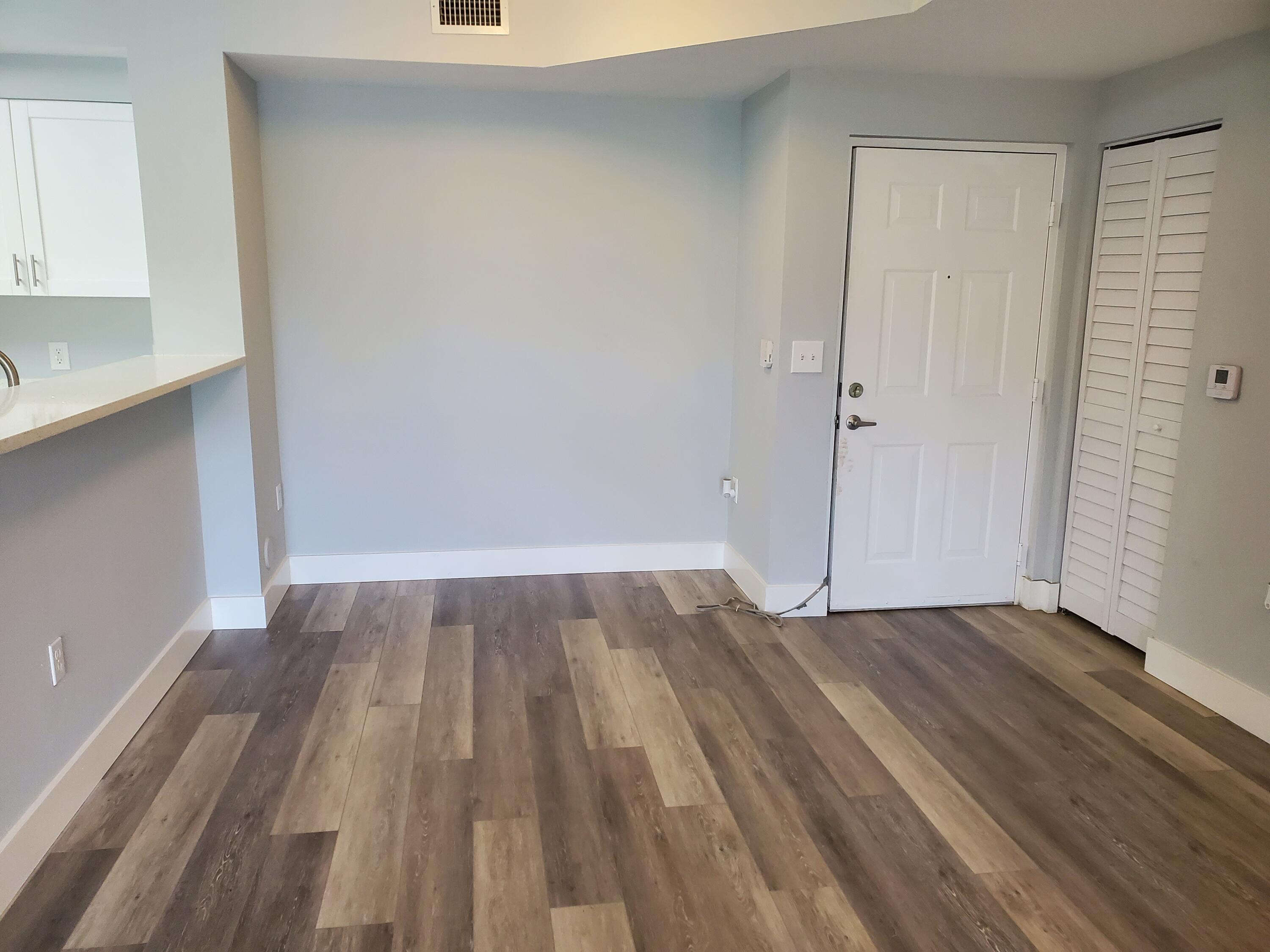 8070 N NOB HILL Road # 106 — Photo 4
