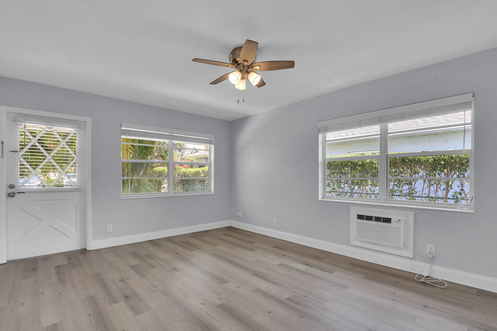 112 SANDAL Lane # 4 — Photo 4