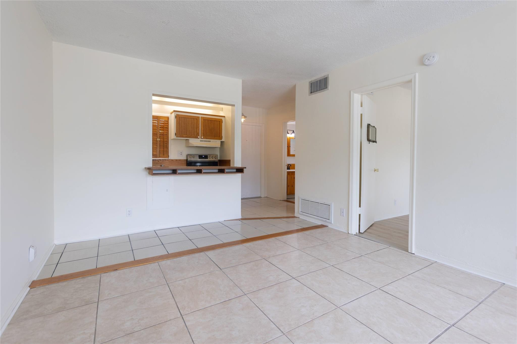 1001 SE 16th Street — Photo 4