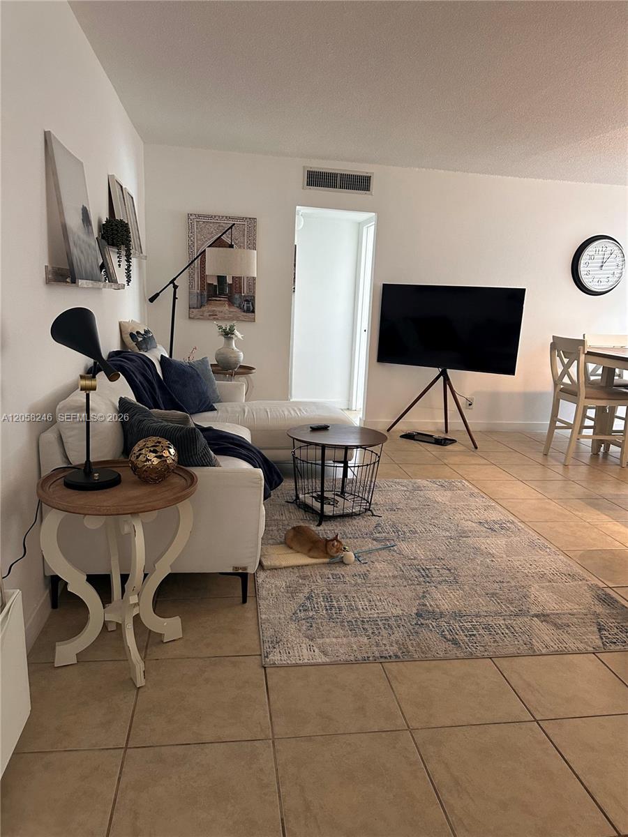 1100 NE 1st Ct # 103, Hallandale Beach FL 33009