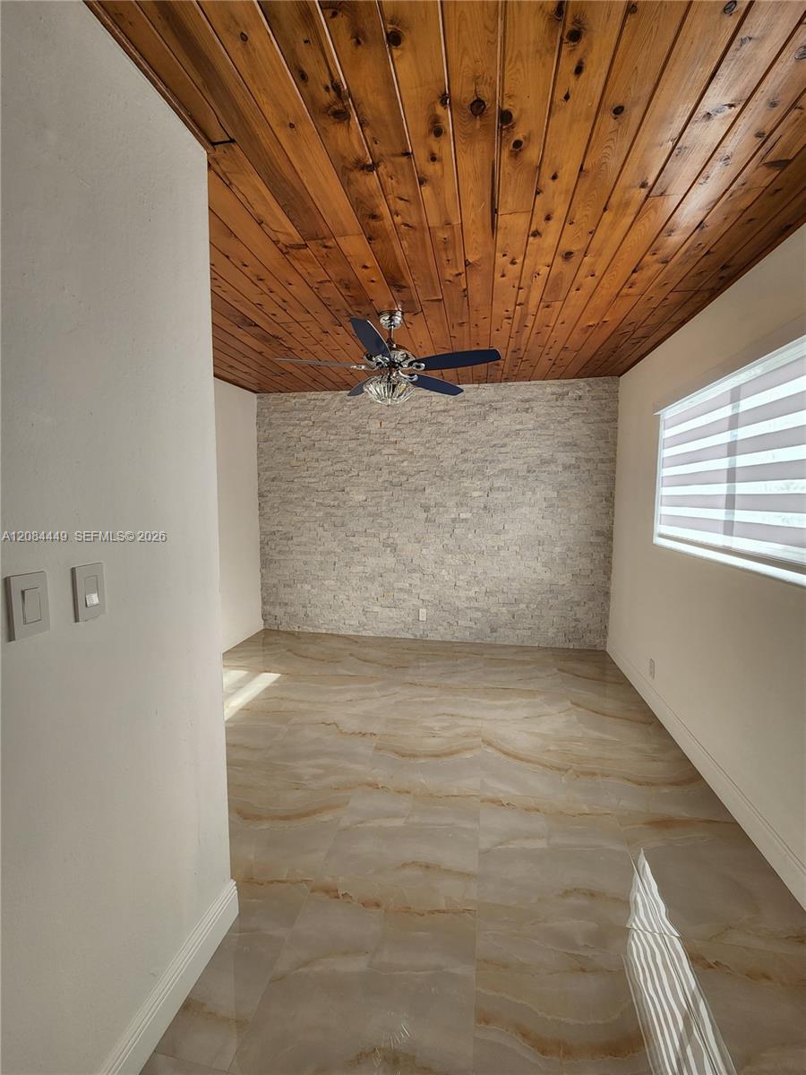1113 NE 8th St # Efficiency — Photo 5