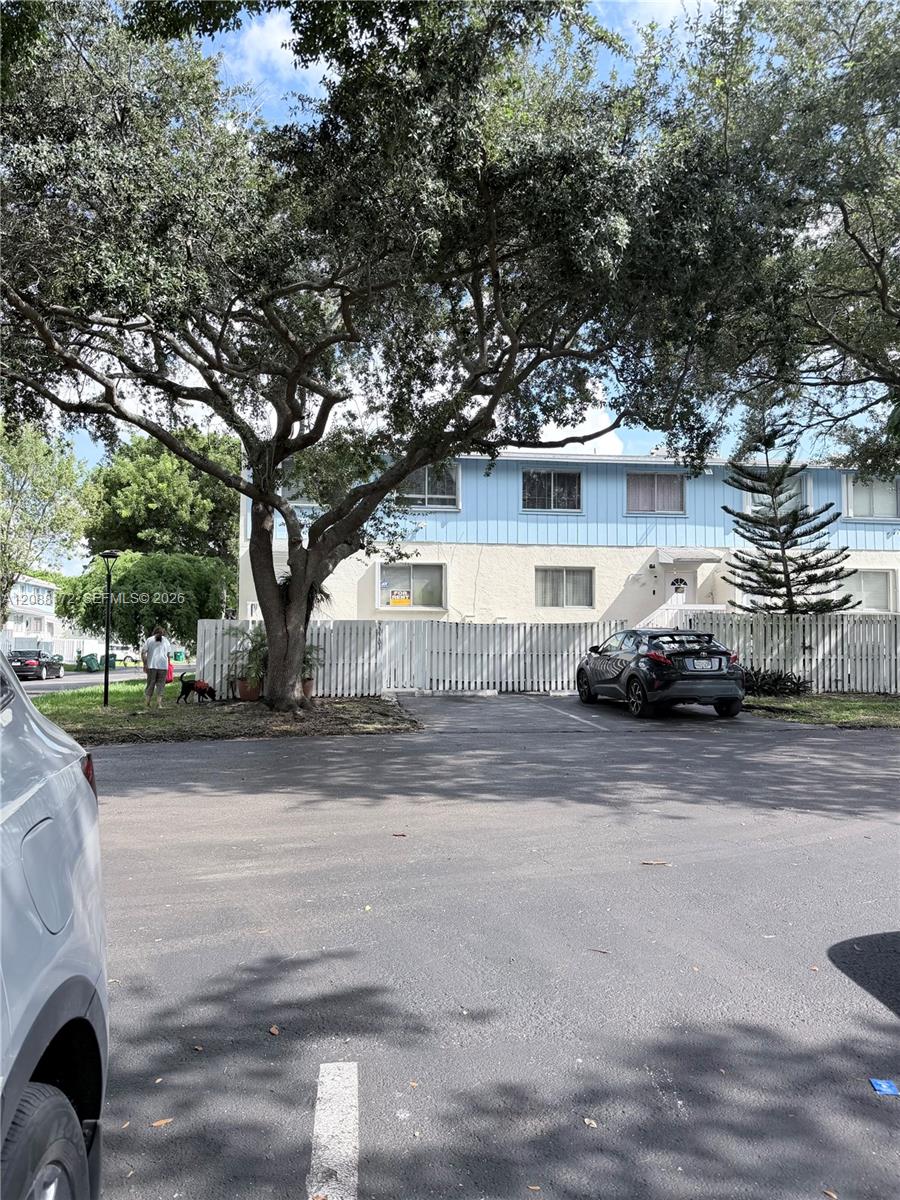 22201 SW 103rd Ave # 22201 — Photo 3