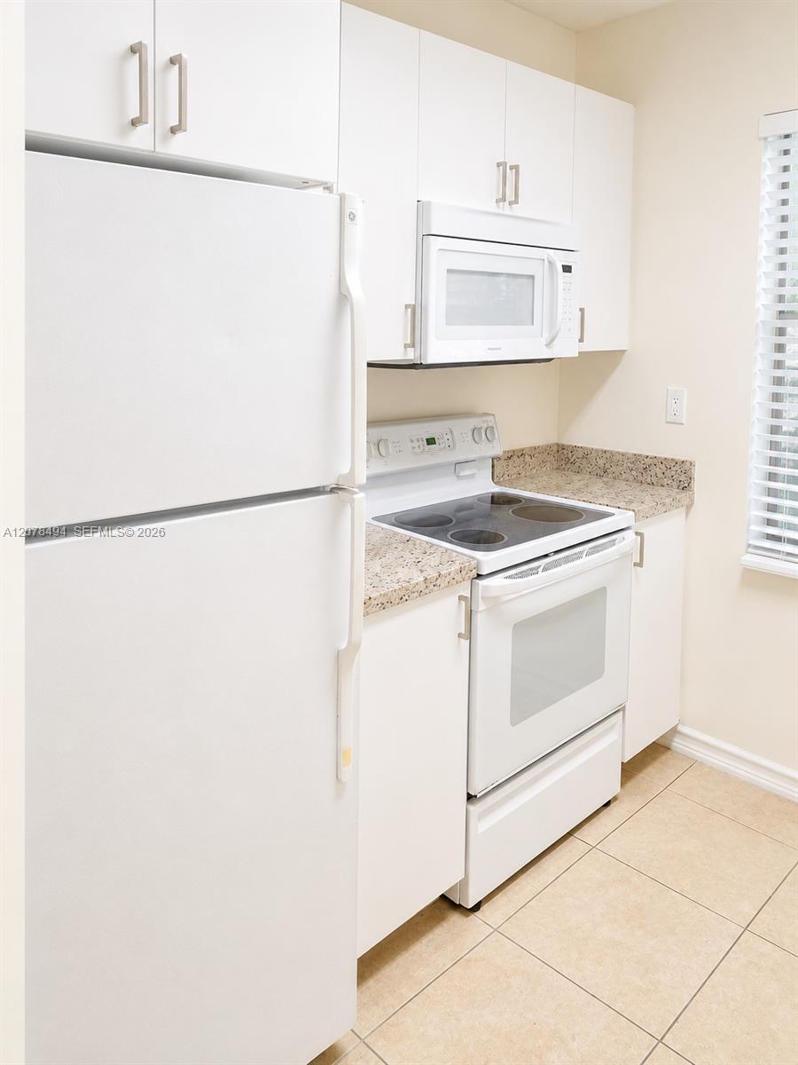 3396 Foxcroft Rd # 316 — Photo 3
