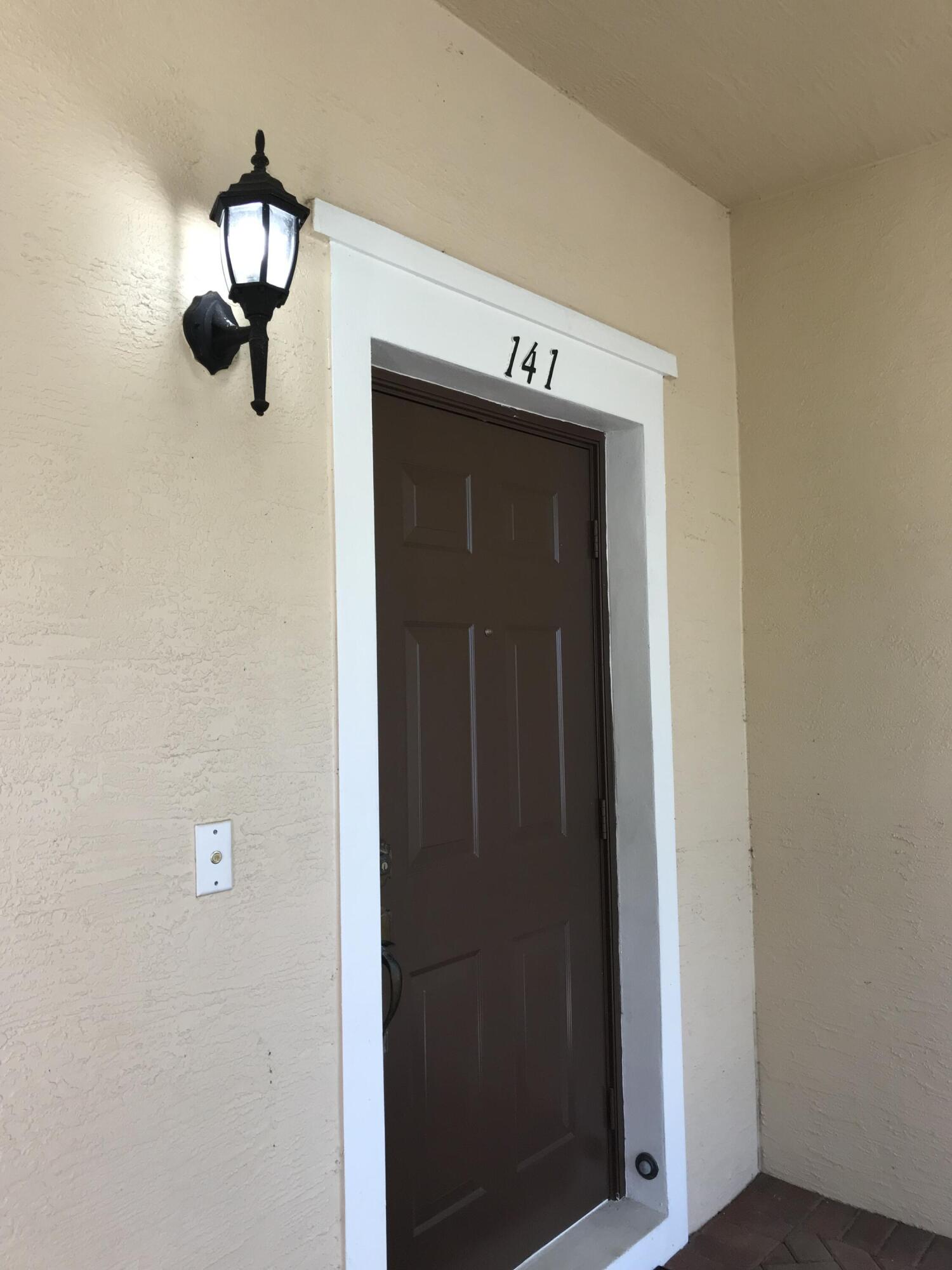 141 E Thatch Palm Circle, Jupiter FL 33458