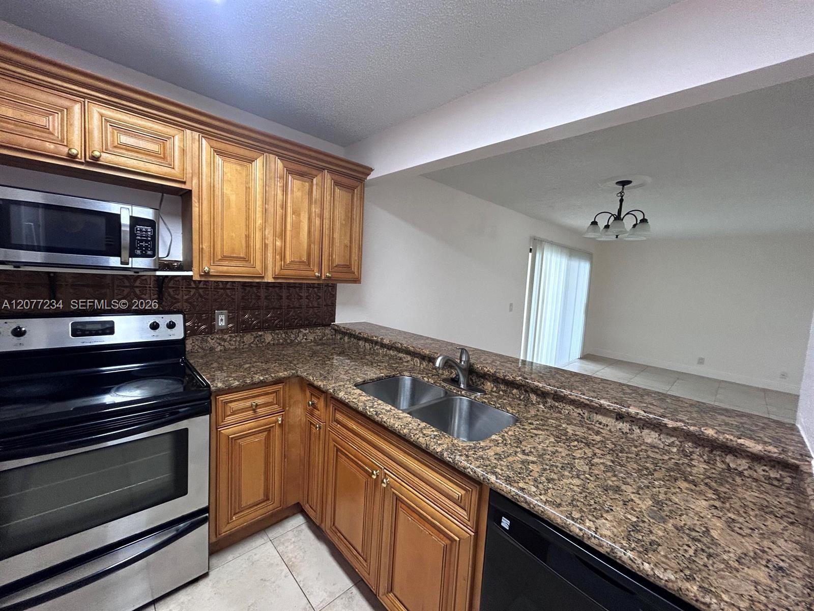 1525 Lake Crystal Dr # D — Photo 5