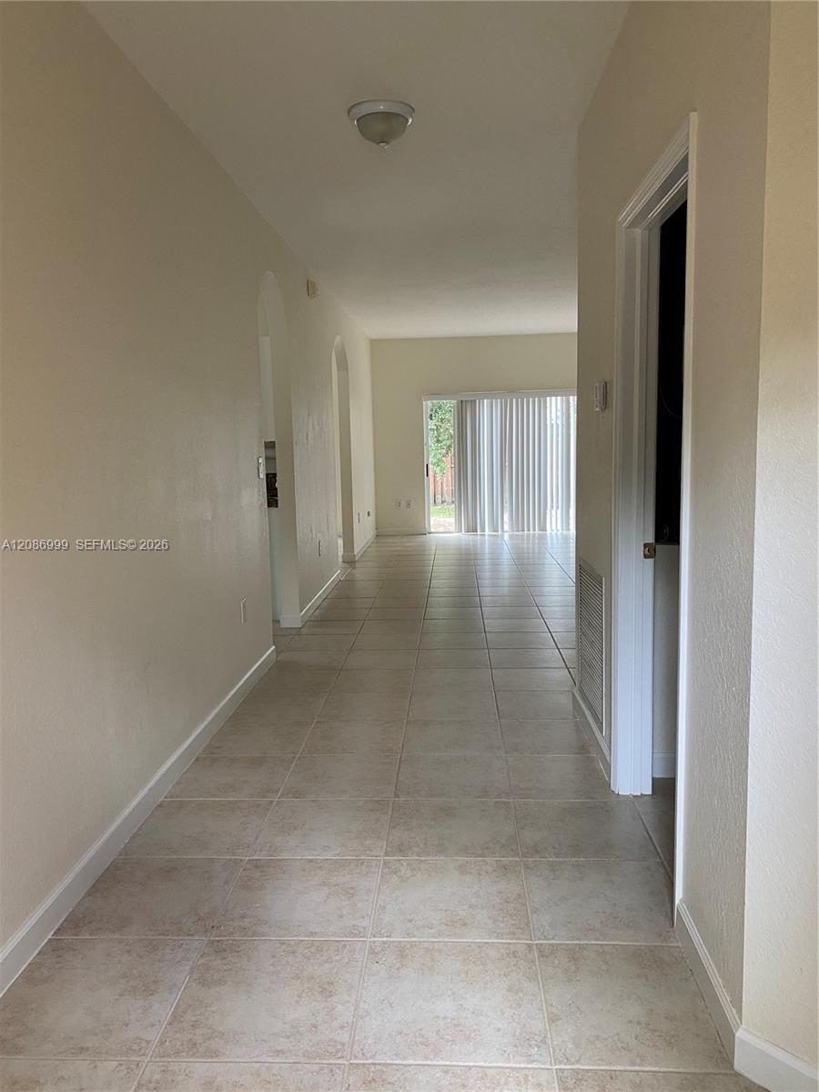 8982 SW 212th Ter — Photo 2