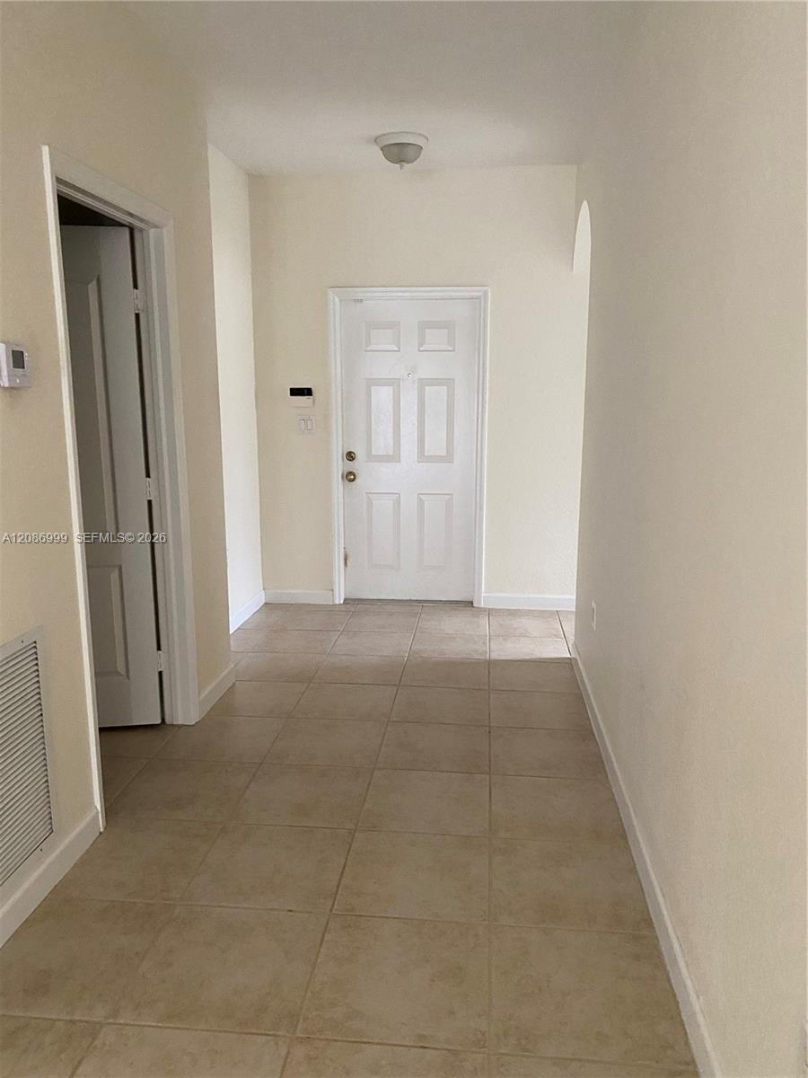 8982 SW 212th Ter — Photo 4