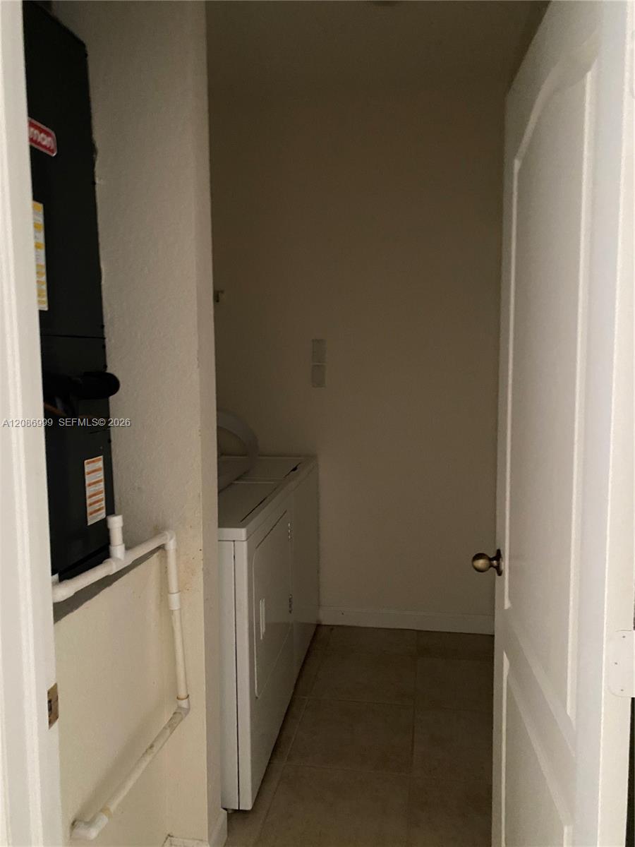 8982 SW 212th Ter — Photo 5