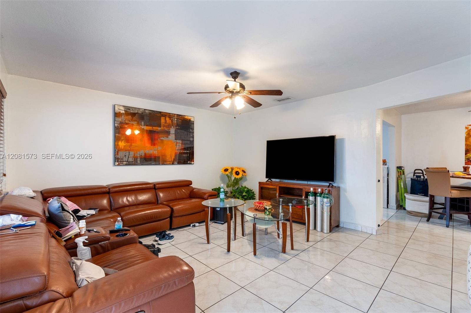 985 SE 2nd Pl — Photo 4