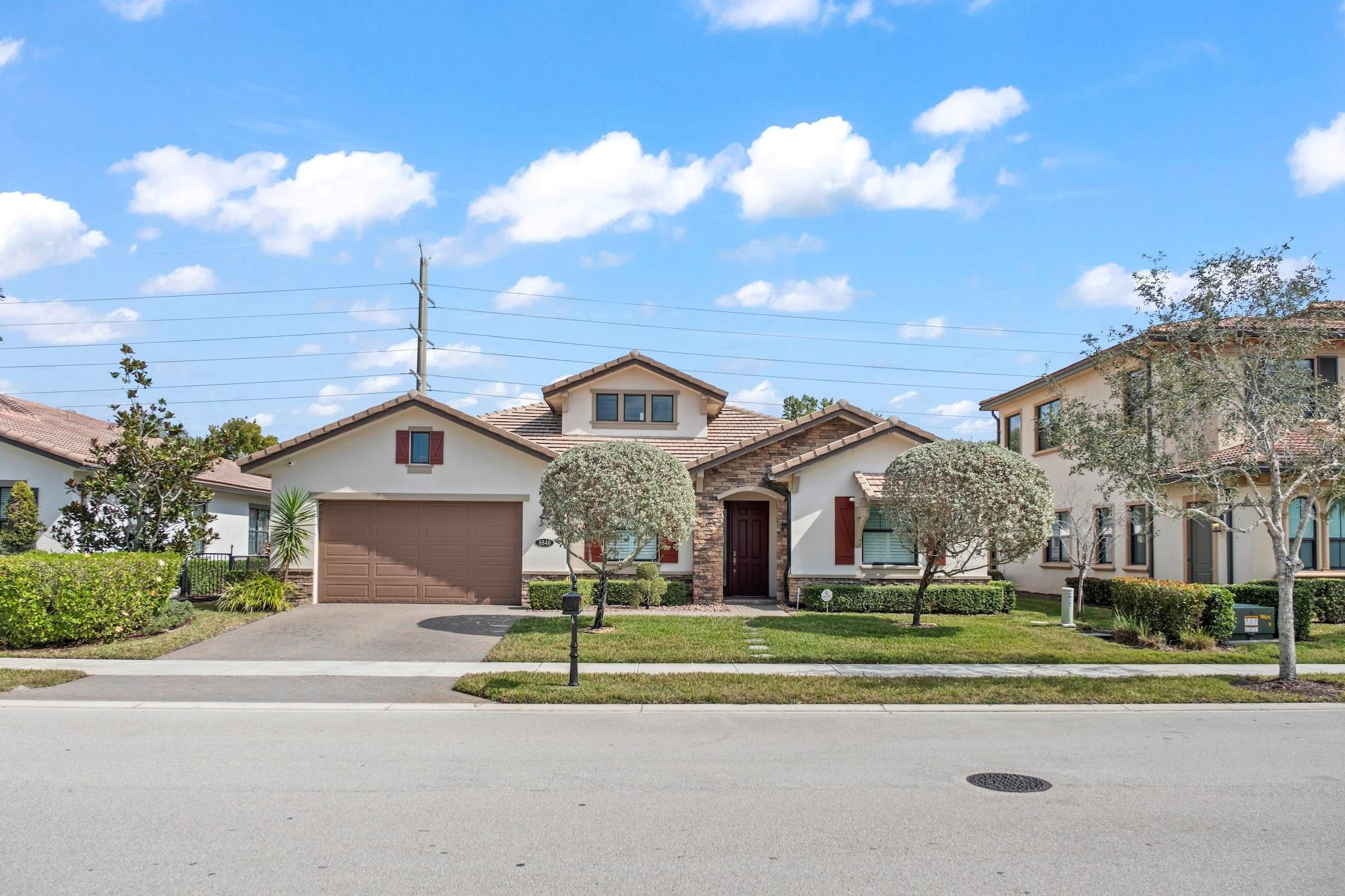 8840 Watercrest Cir Circle E — Photo 2