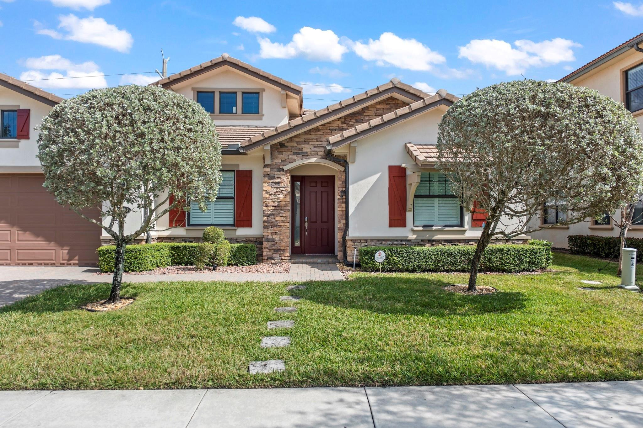 8840 Watercrest Cir Circle E, Parkland FL 33076