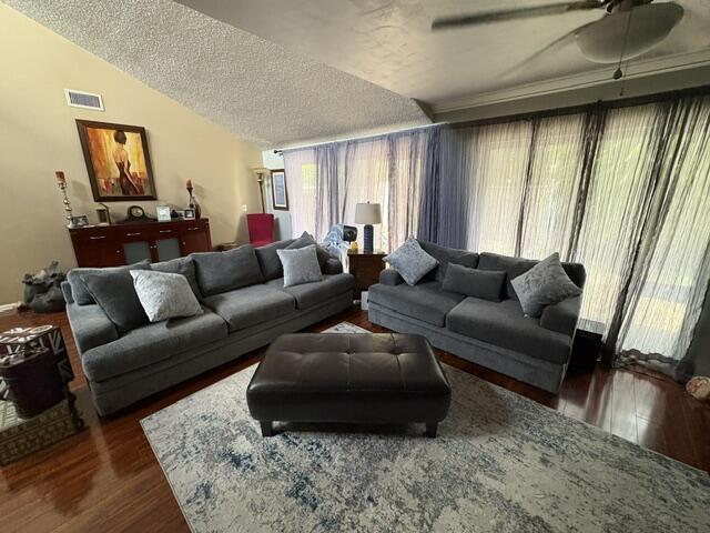 249 Pleasant Wood Drive — Photo 2
