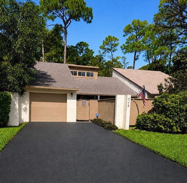249 Pleasant Wood Drive, Wellington FL 33414
