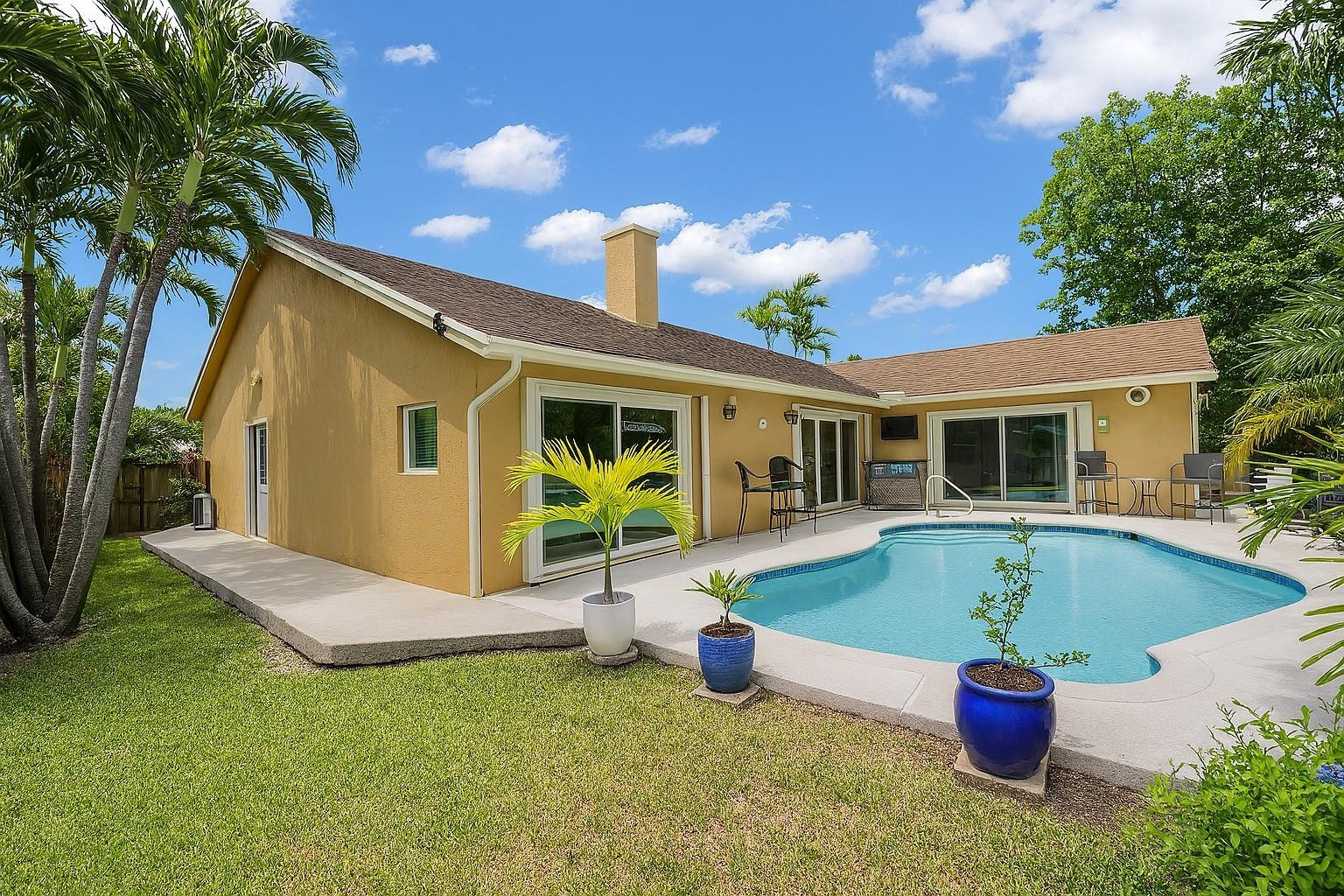 9811 NW 53rd Court — Photo 5