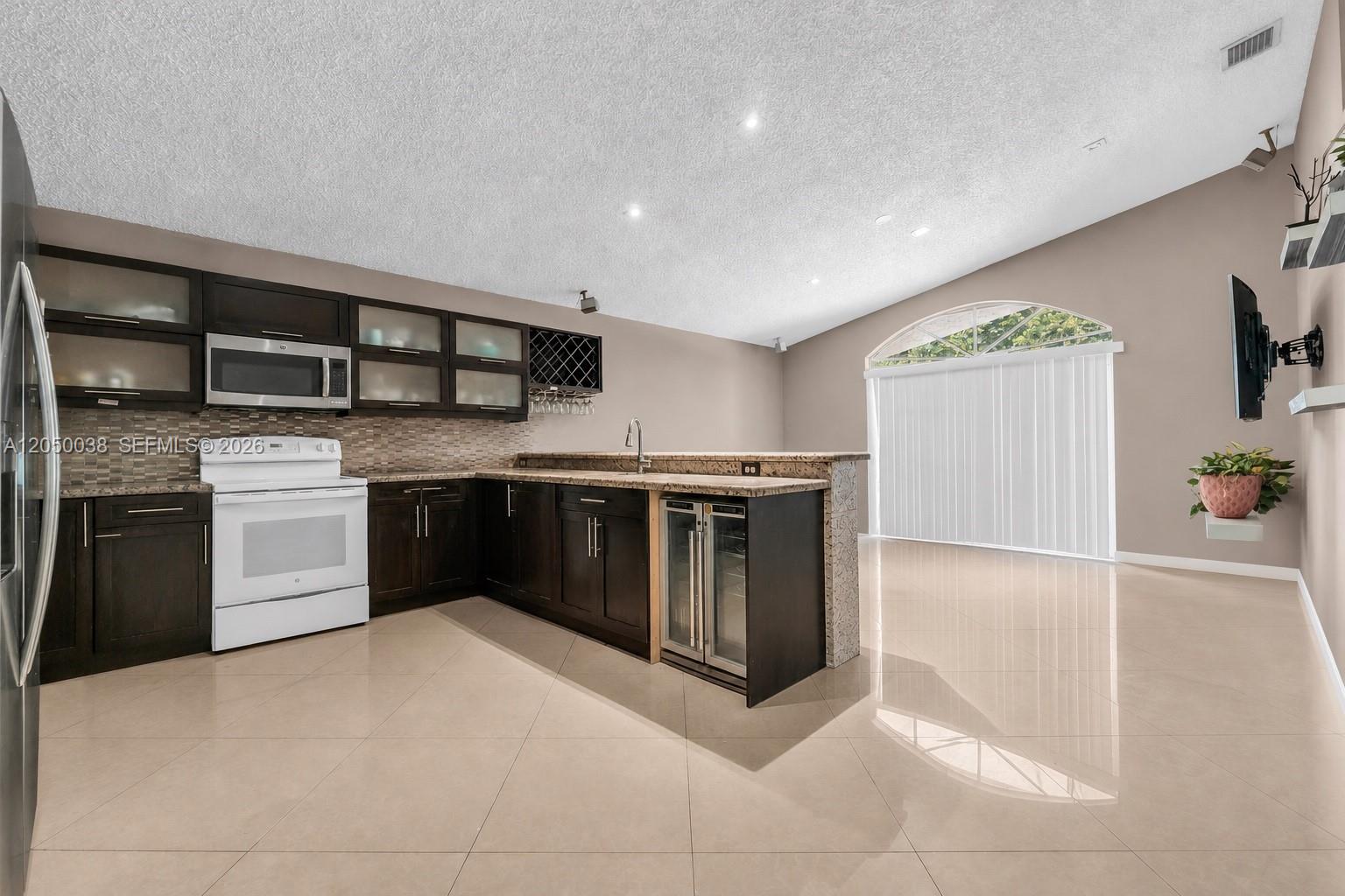 17971 SW 12th Ct — Photo 4